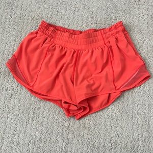 Lululemon 2.5 hotty hot shorts